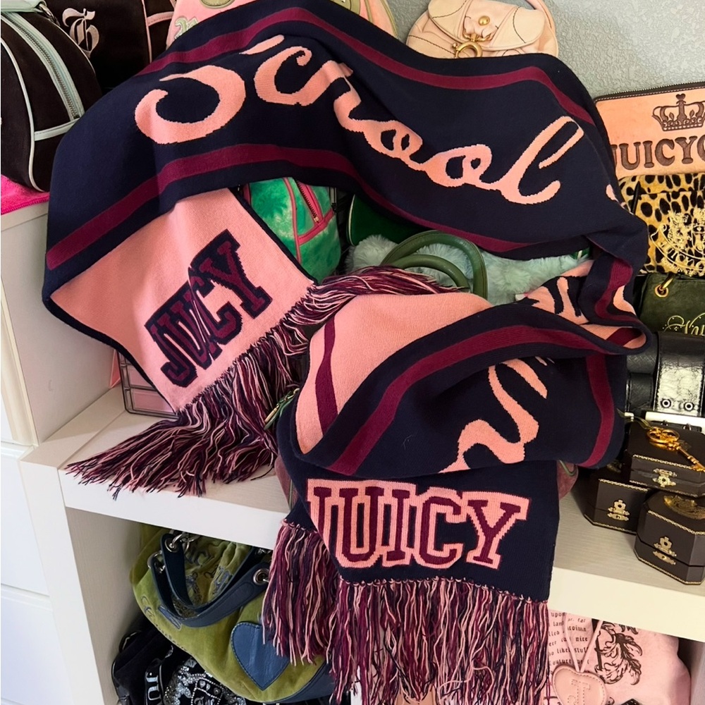 OG LIKE NEW Juicy Couture Pink and Navy Scarf - Picture 4 of 4